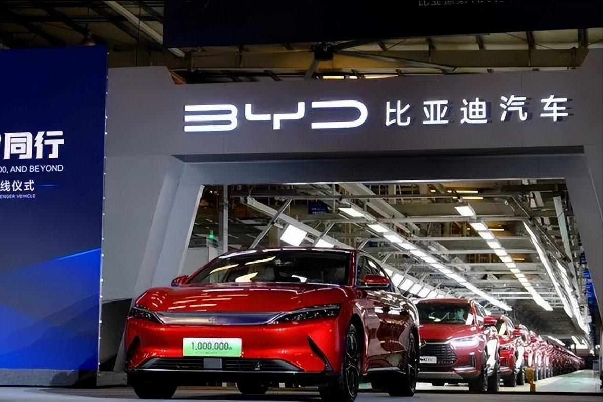 德国裁判判夺冠！比亚迪技术体系碾压

中国汽车圈最近有个大新闻，德国CAM机构的