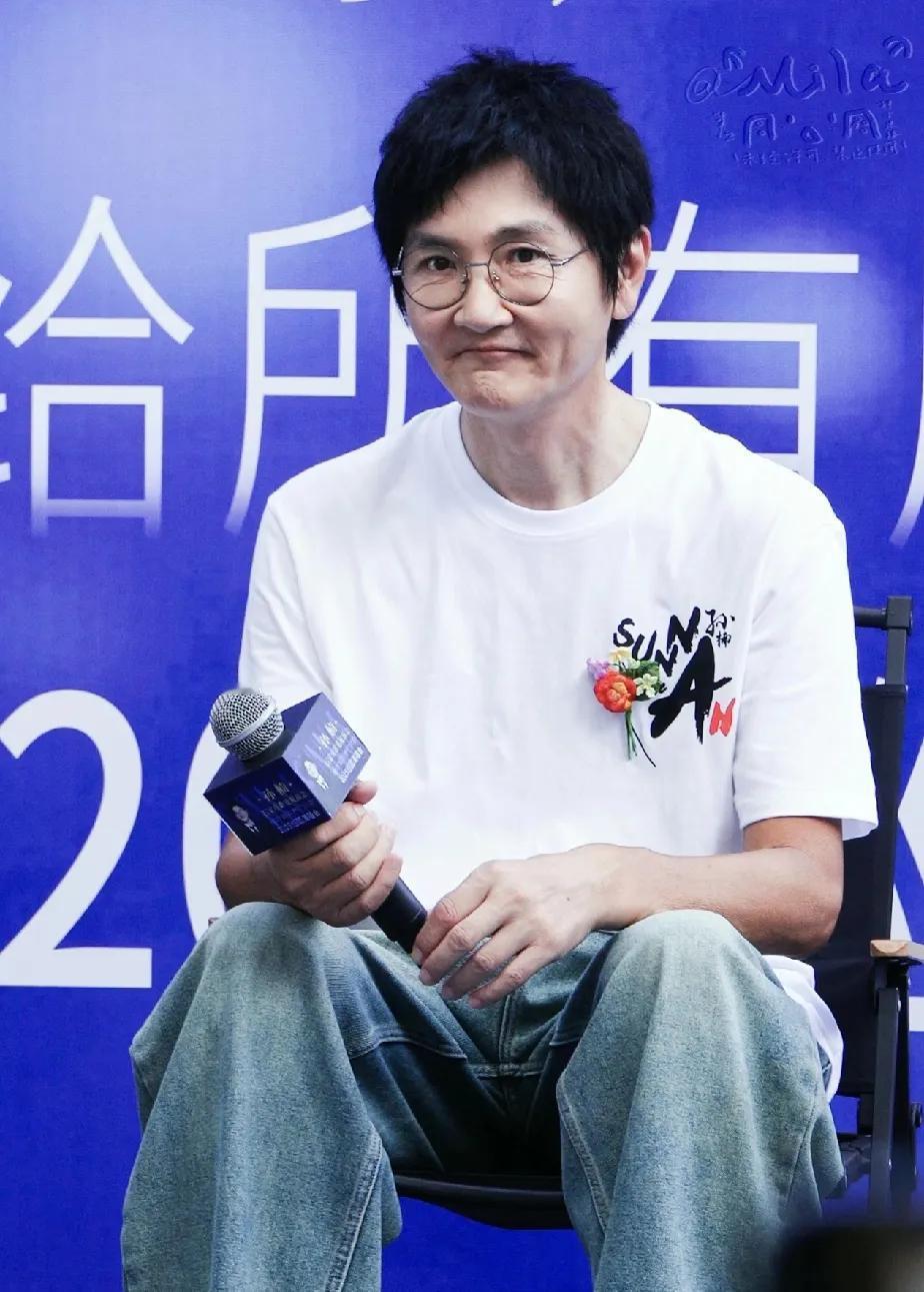 这才是真实的孙楠，
看了之后觉得，
没事还是不要过度减肥[泪奔]
稍微胖一点点也