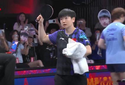 孙颖莎冠军WTT 美国大满贯女单决赛上演精彩国乒德比，孙颖莎与蒯曼苦战七局，顶住