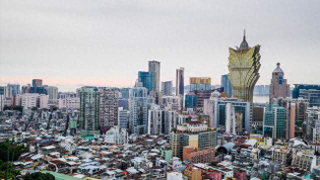 菲律宾人均GDP，1981年是中国的4倍，2001年被反超，现在是多少？