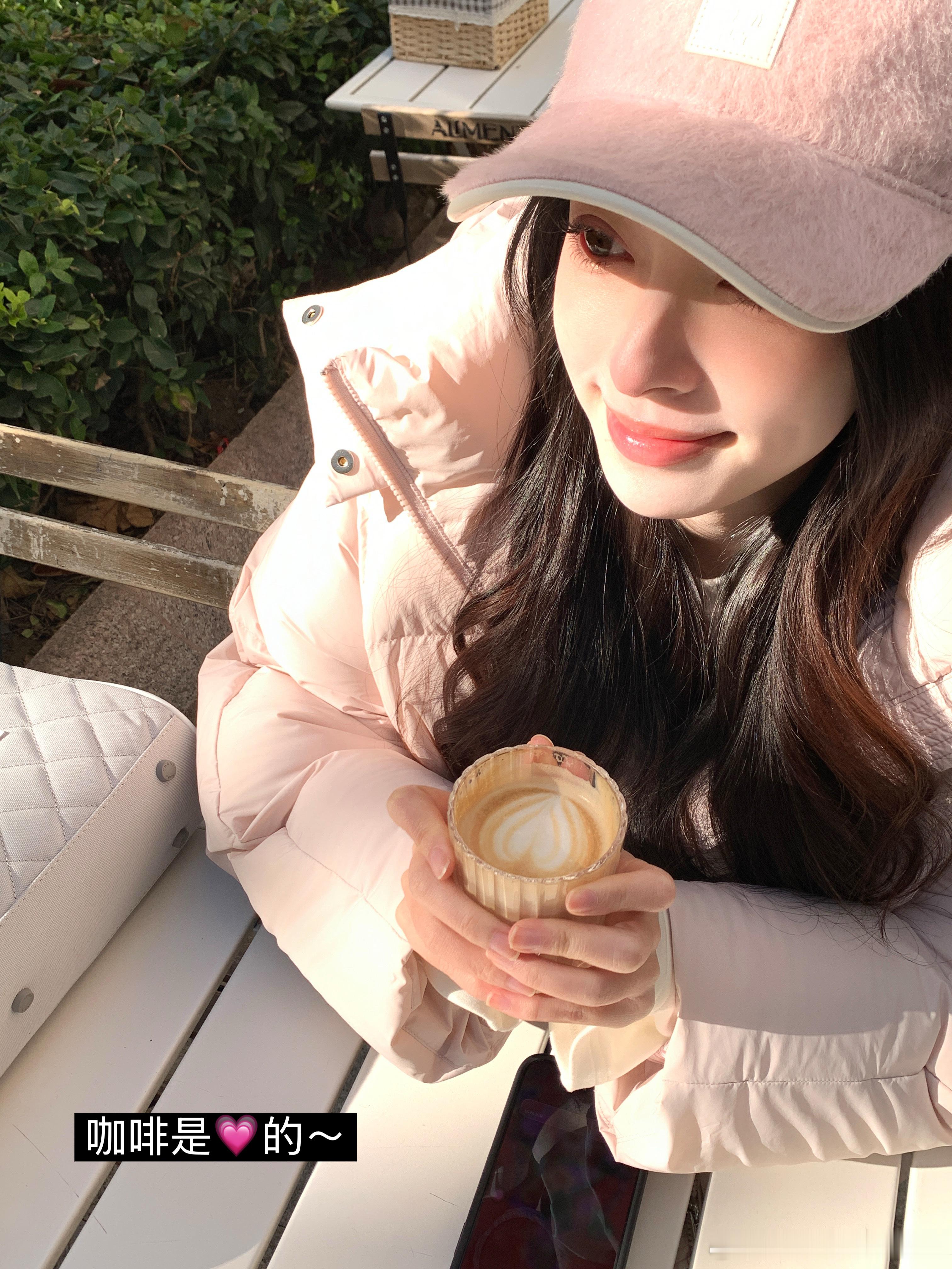 今日含粉量已超标睡前发一组心情很好的碎碎念叭！🍜评论300请1位小姐妹漂亮饭～