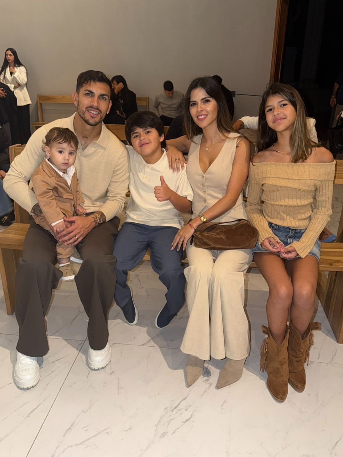 帕雷德斯更新ins｜我的生命😍bautismo Lauti🙏🏽💙迪马利亚