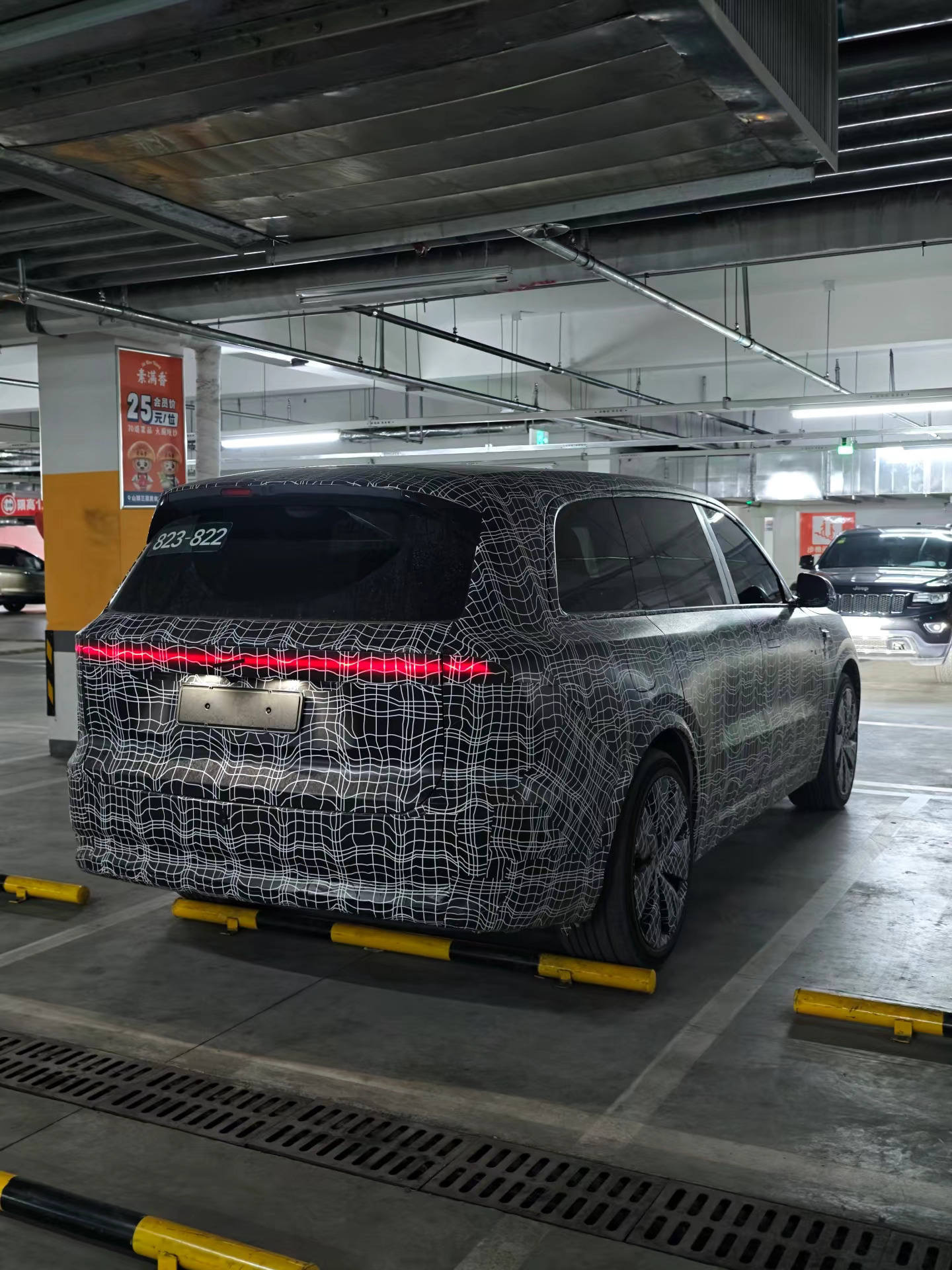 如何快速分辨，这台车是理想L9 Livis ？ （好像每张图都能找到专属特征） 