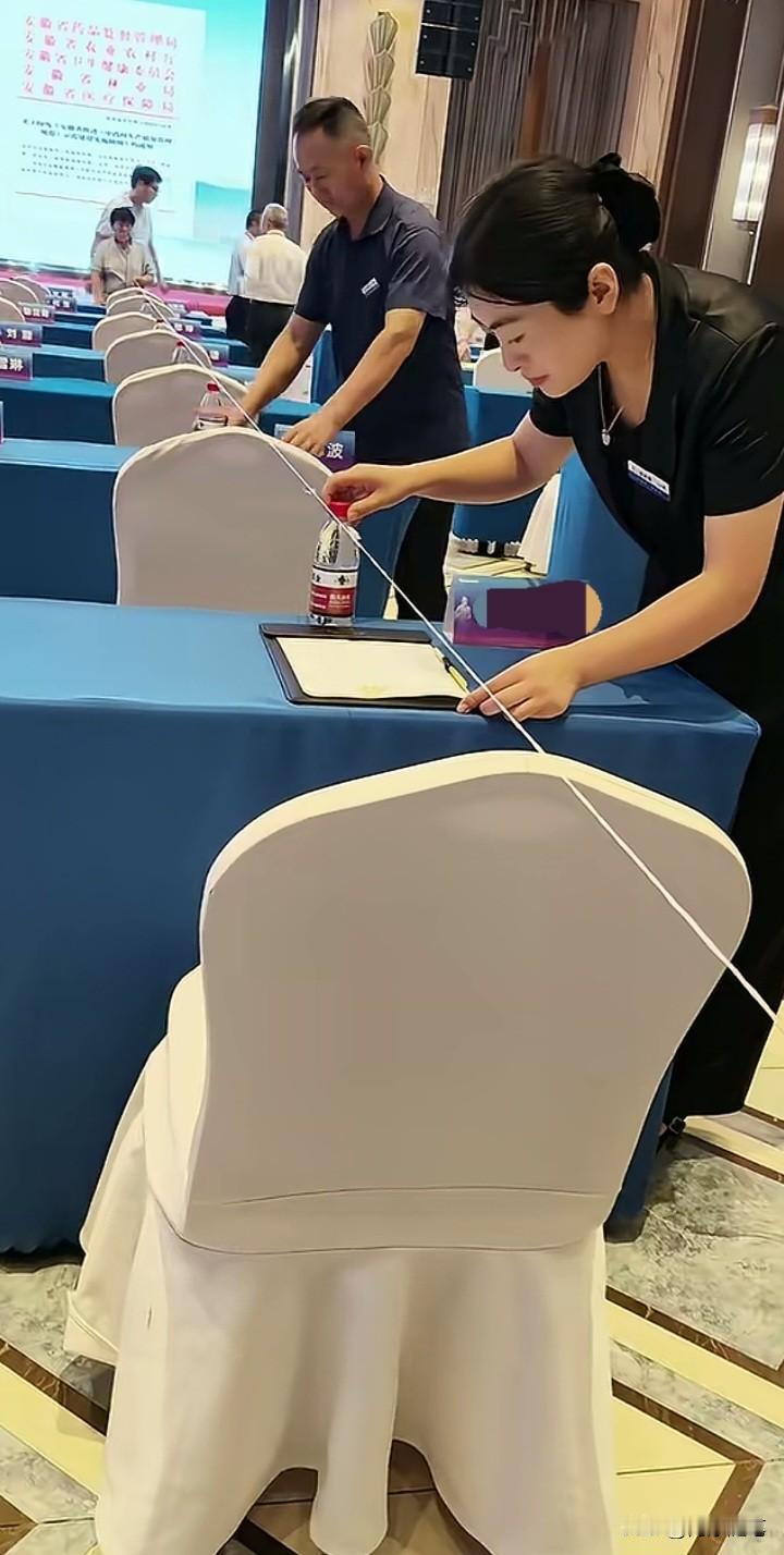 把服务领导的专业精神用在汽车赛事上，别人也就不会退出中国赛车了。
