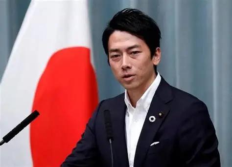 日本当局准备走出最危险的一步！据俄媒近日报道，“日本防卫大臣小泉进次郎在富士电视