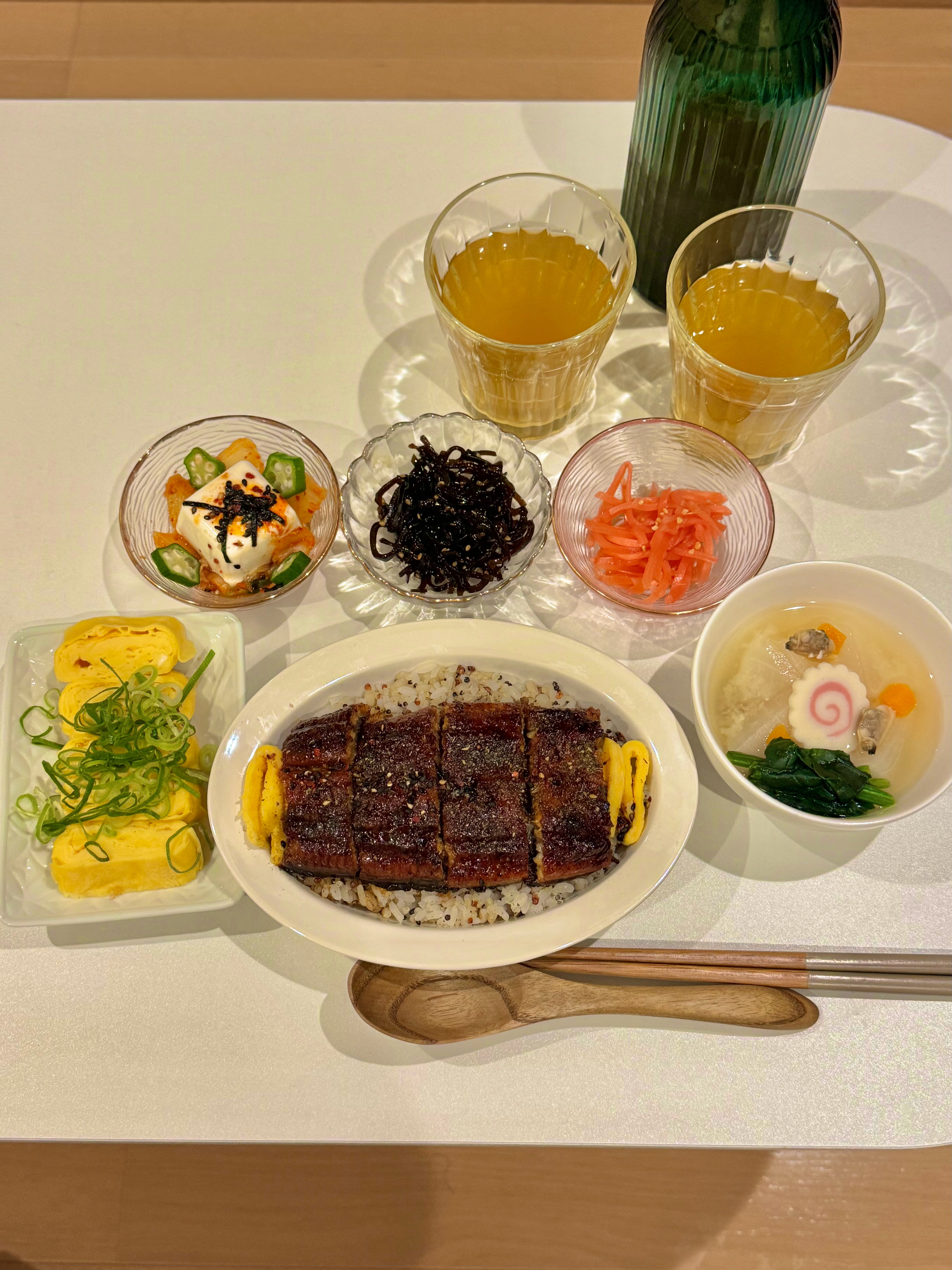 今天从下午开始从《千与千寻》看到《哈尔的移动城堡》再到《初恋》晚饭做了黑松露披萨