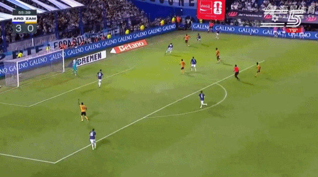 看得头疼，还好大马丁下地够快扑出射门！阿根廷vs赞比亚