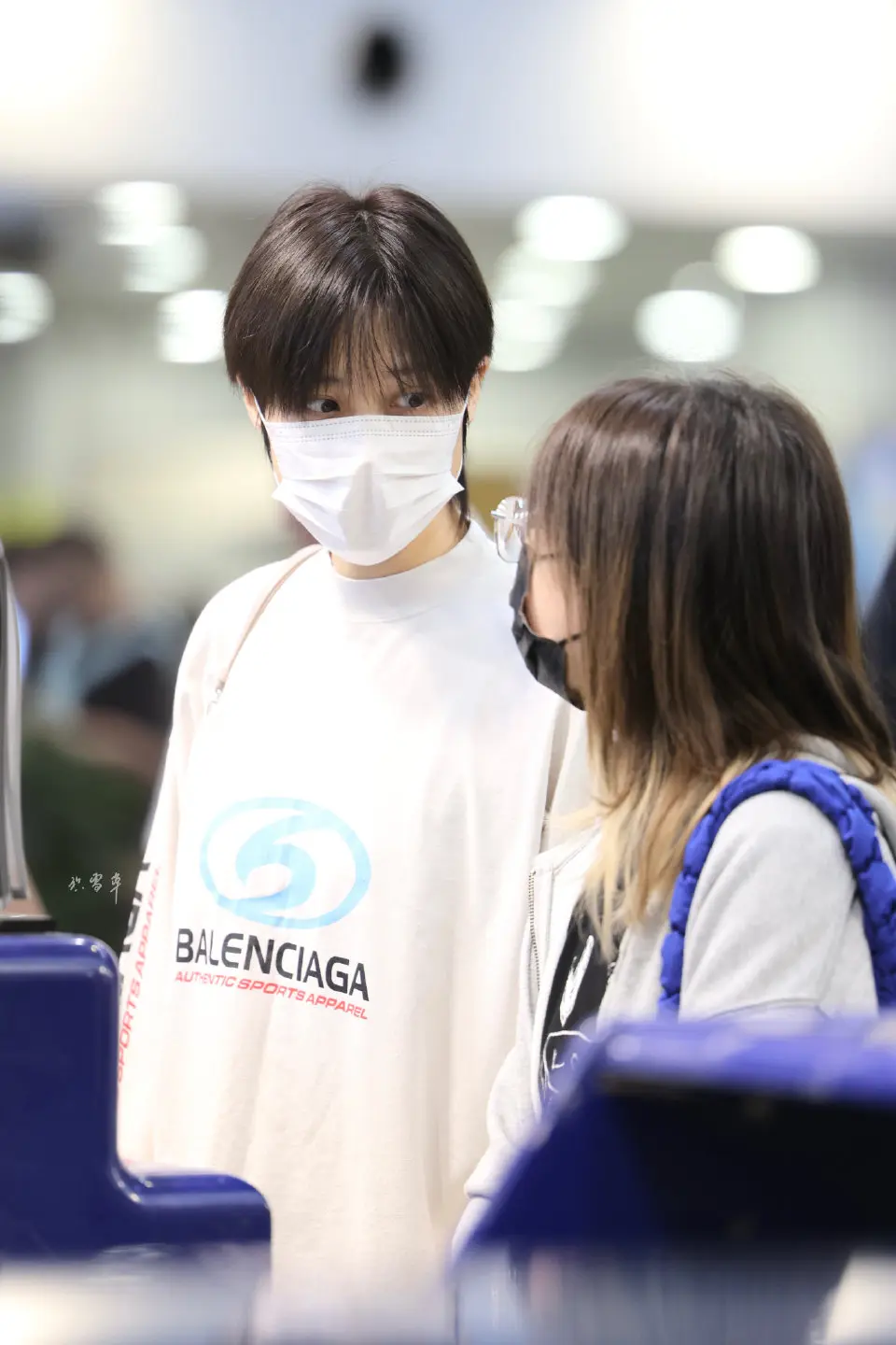 总想要透过你眼睛。