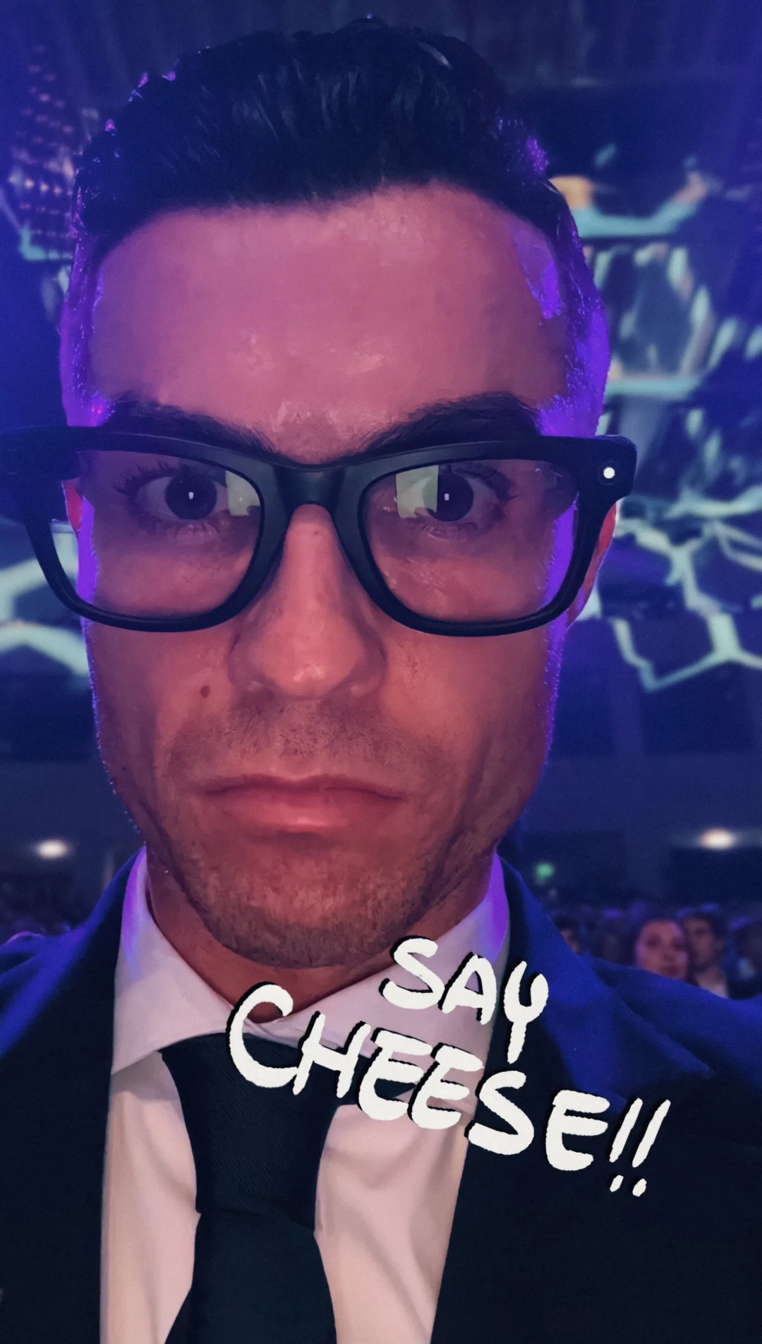 C罗vlog发布的新自拍😂