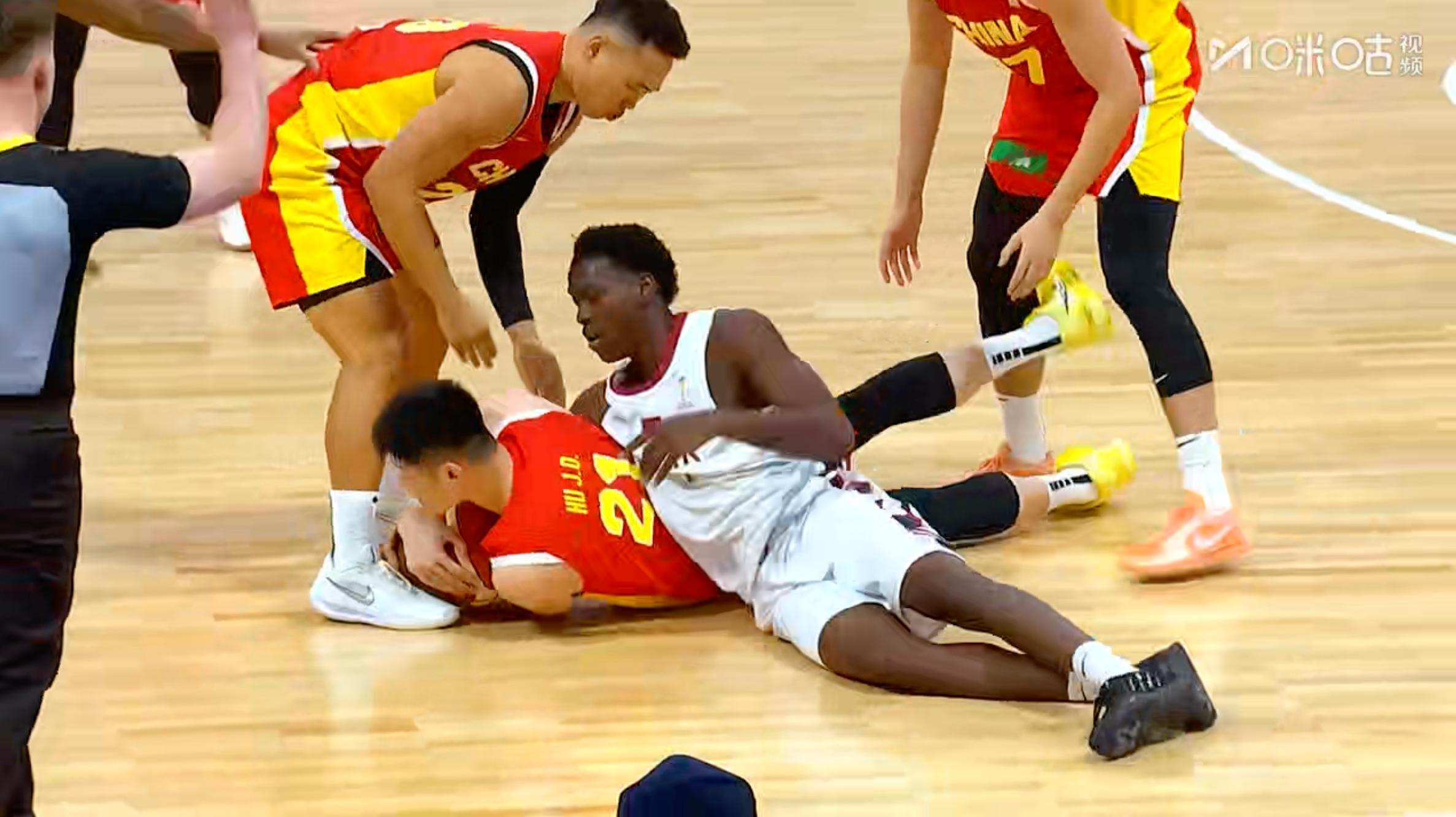 上来强度可以！中国男篮vs卡塔尔男篮 ​​​