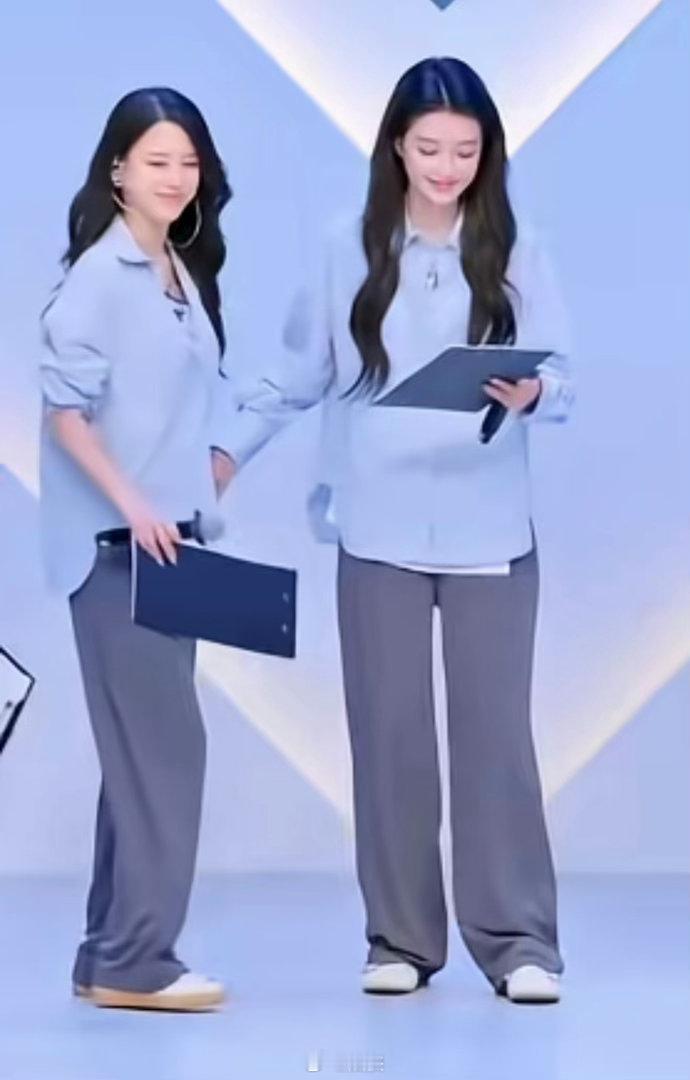 孙怡硬生生憋了三天还是去回复，能看出来心里的在意。因为舆论被骂被迫锁组、刻意避嫌
