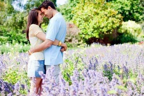 情感高手的隐秘法则：为何你必须死死守住那 30% 的神秘领地？

在这个被算法裹