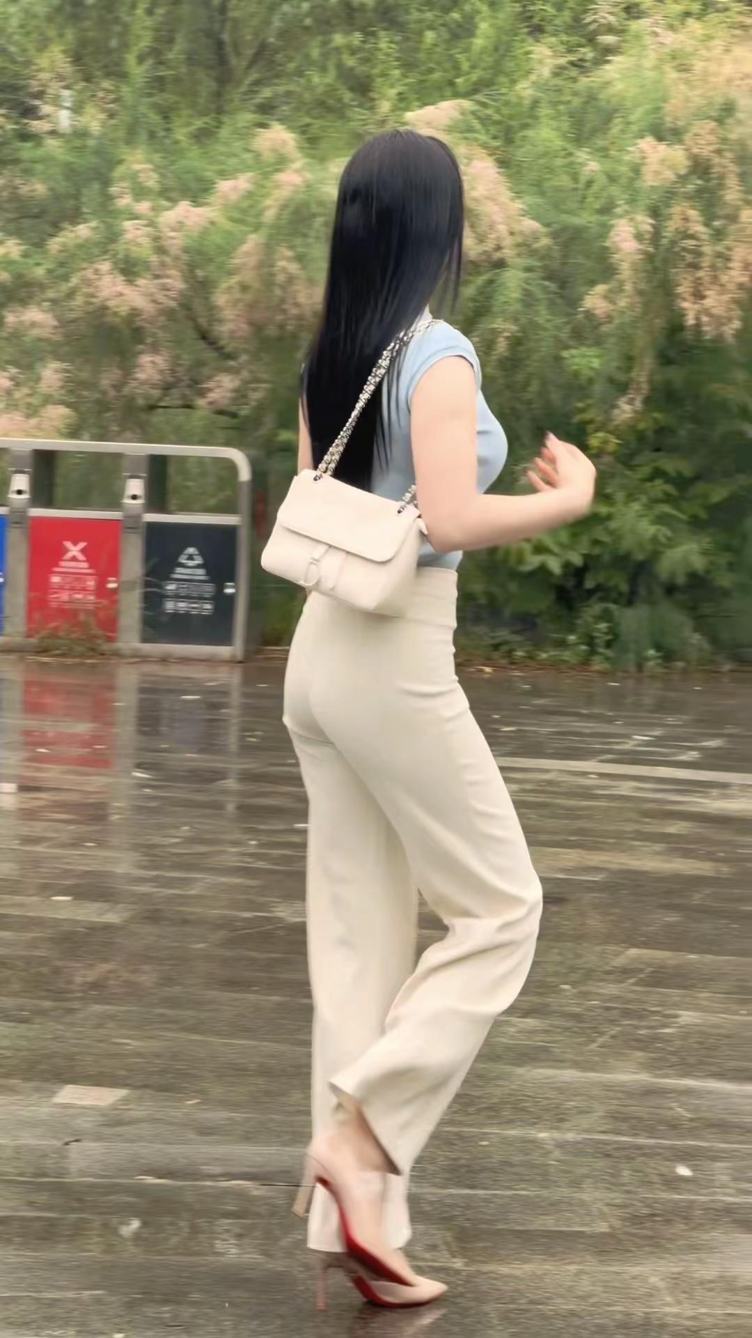 气质女神裤 长裤配高跟鞋