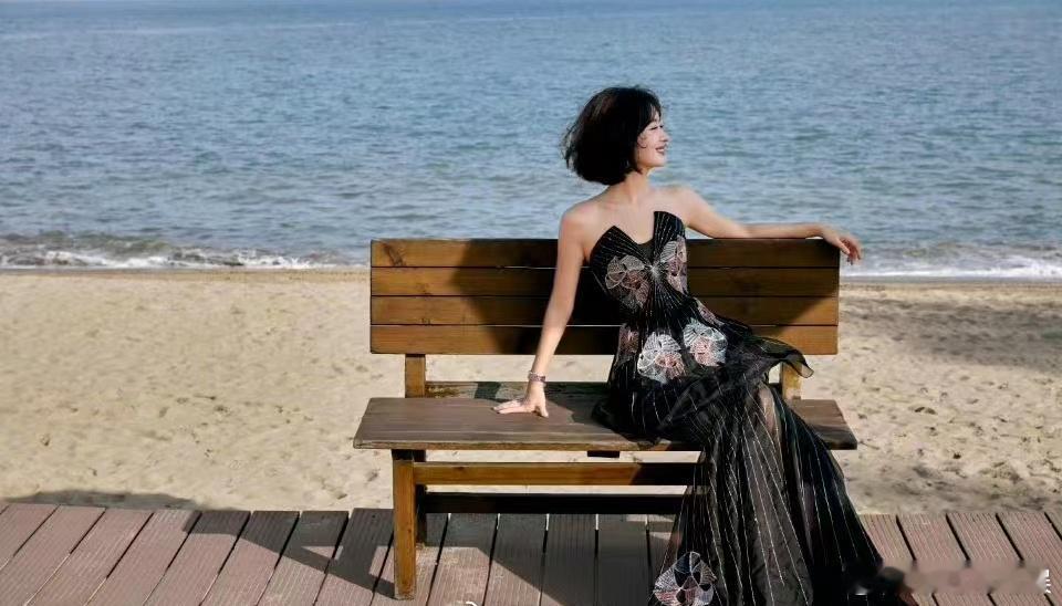 这高定穿在赵丽颖身上真的比模特强吗？ ​​​