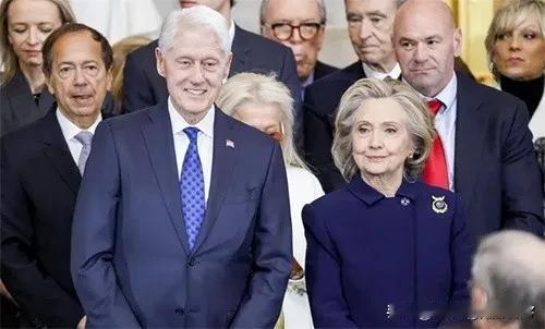 克林顿夫妇这步棋够狠，要公开作证爱泼斯坦案了！
 

放话要全公开，要死一起死，