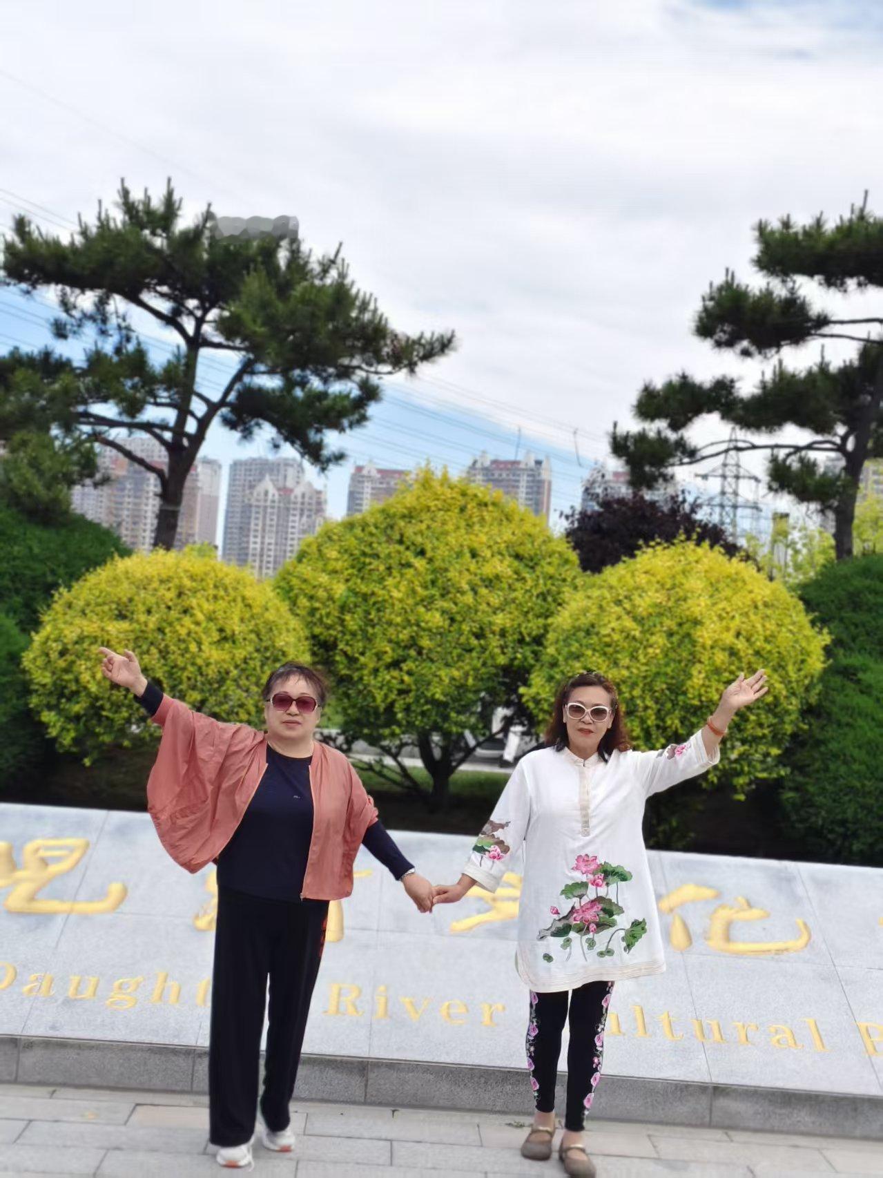 记录我的2026昨天下了一天的雨，今早天气格外晴朗，我和同学到女儿河文化公园，拍