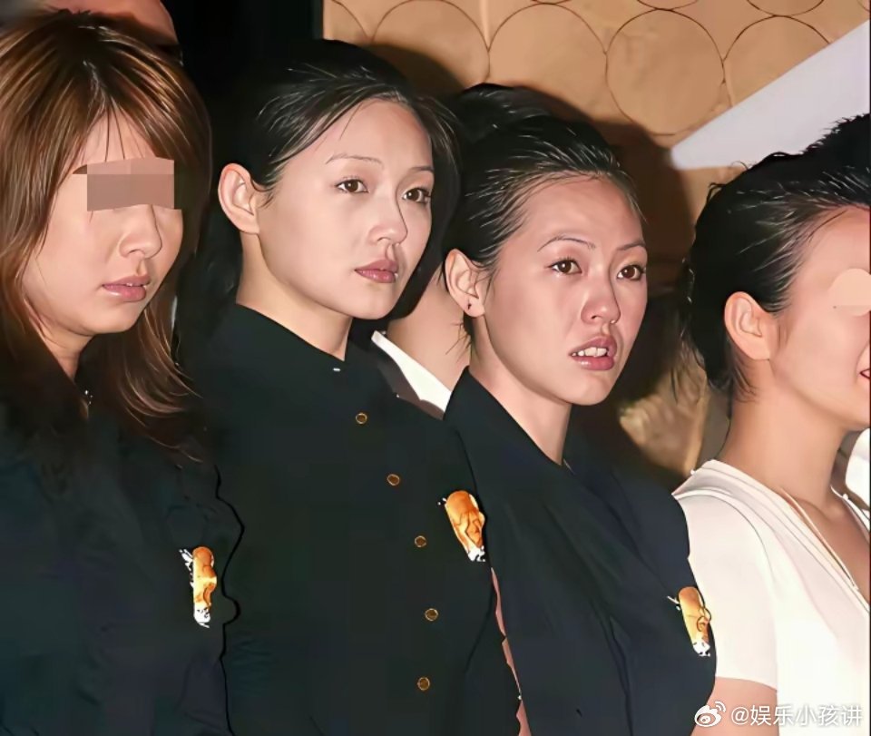 以前一直没觉得大S好看，直到今天看到这组照片。人啊，年纪轻轻的就没了。什么都不重