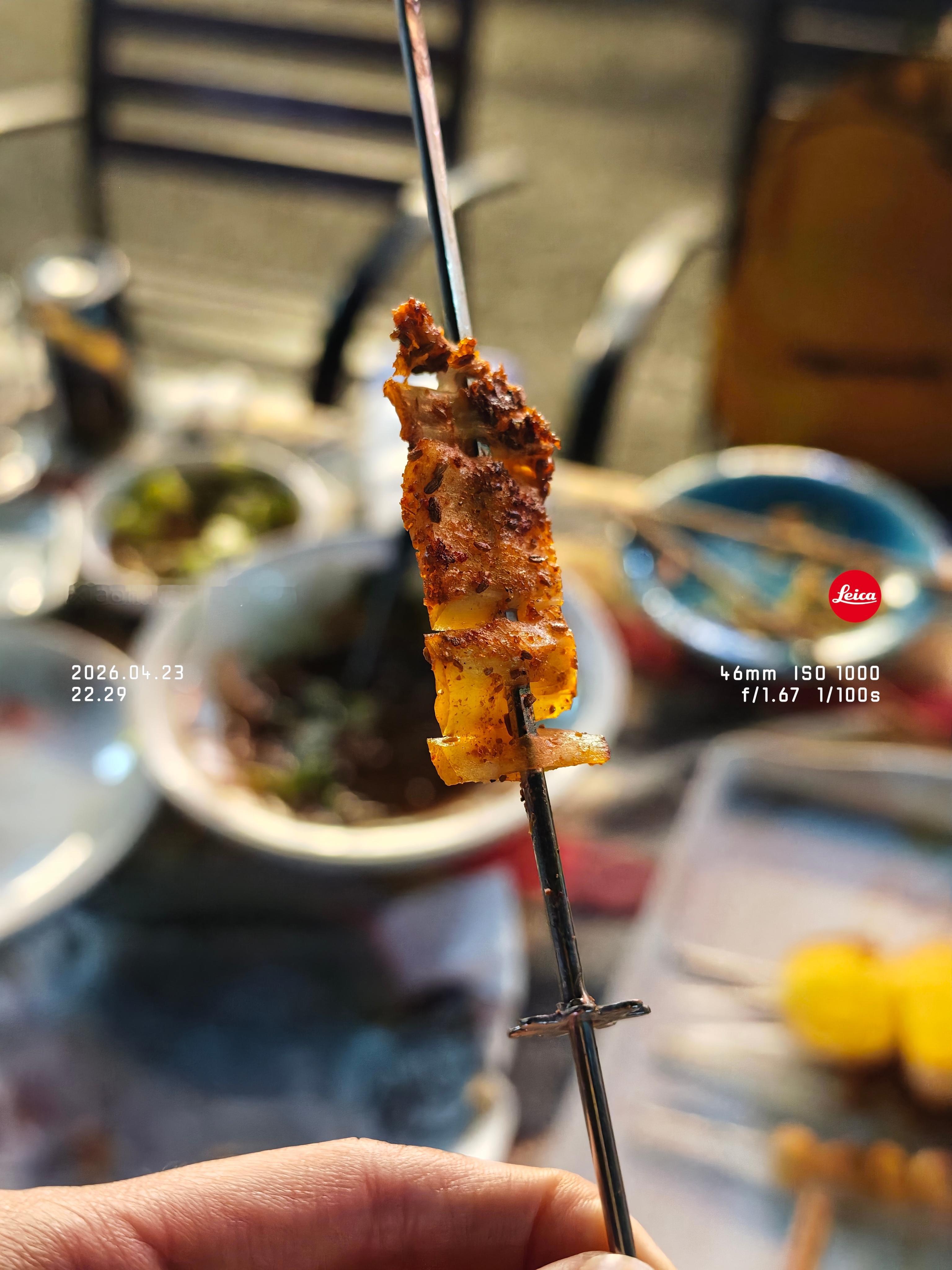 打小就觉得牛板筋是个很难咀嚼的东西……