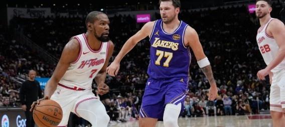 湖人两胜火箭，延续了他们的奇怪玩法：只要前三节不是落后太多，第四节都能大火收汁，