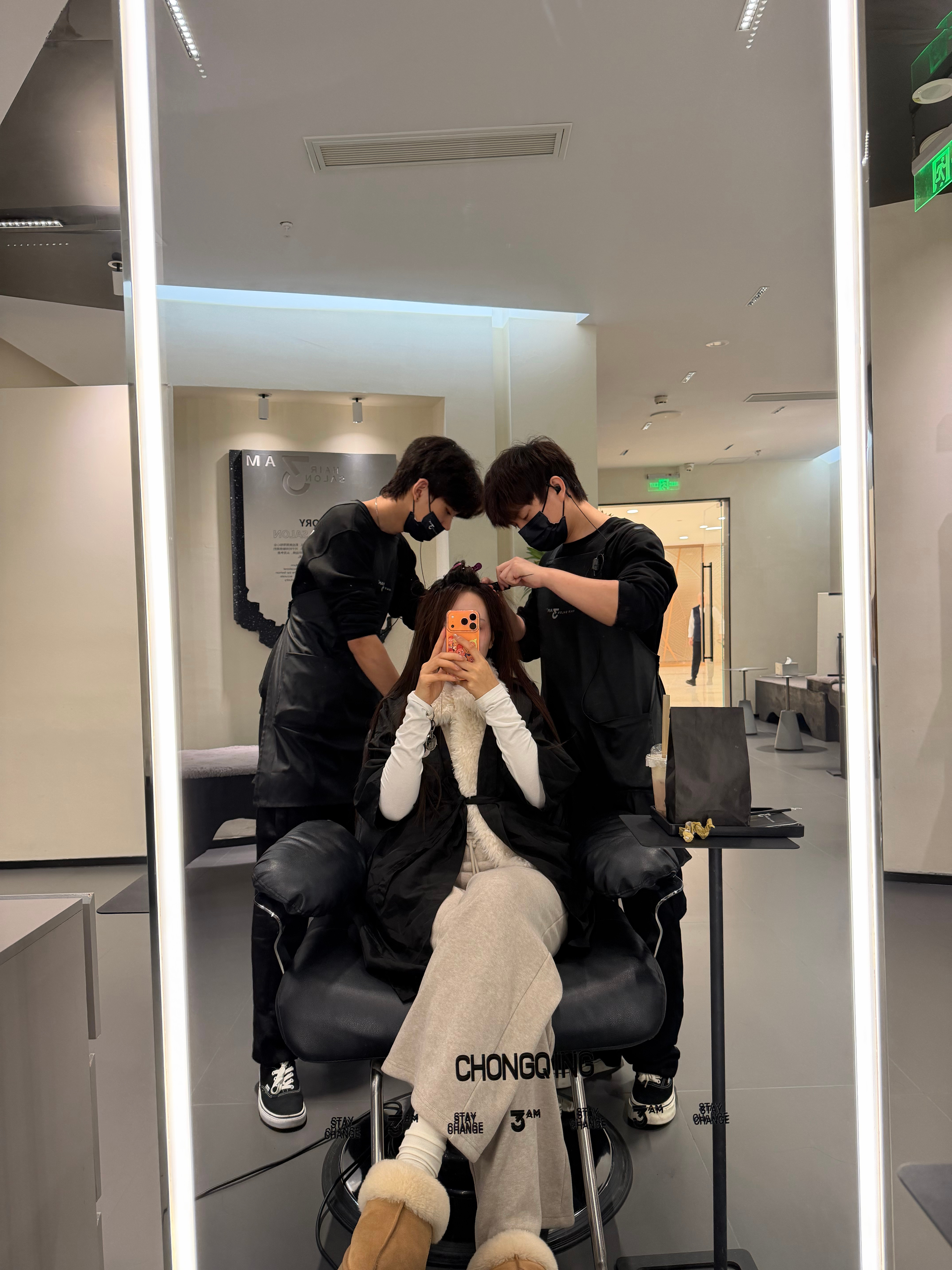 报告 我又来鼓捣头发了💇拆发染发接发 看来是要坐一天的节奏拆完已经和之前夏天一