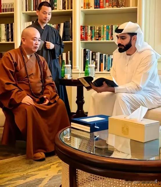 终于弄明白了！
为啥几十年相安无事，
现在要对大和尚动手了！因为他干的这件事：