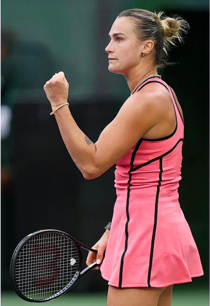 萨巴伦卡首战告捷！！
走出卫冕的第一步！！
在迈阿密女单第二轮，受雨水赛程积压的