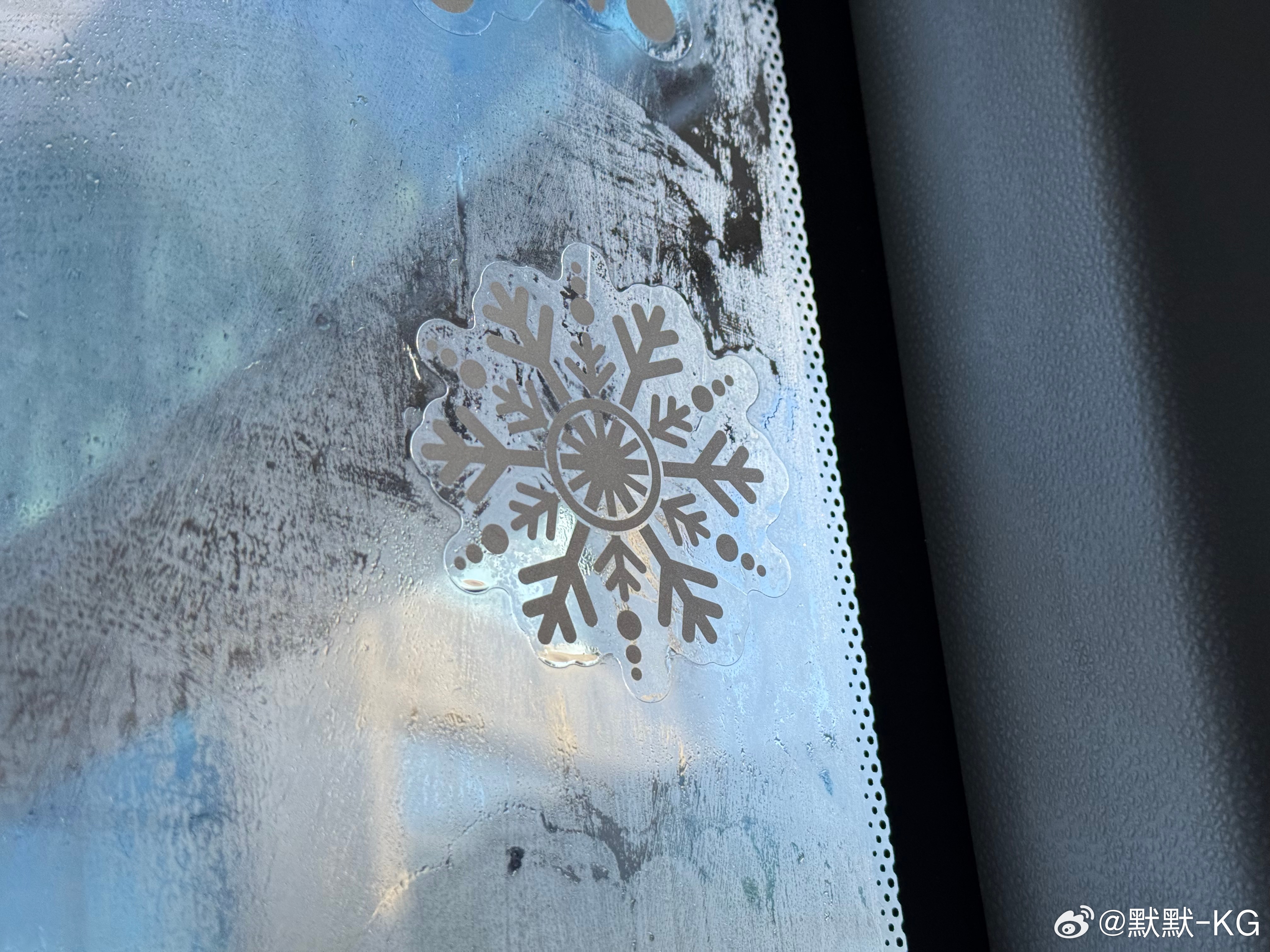 昨天一夜无眠凌晨抵达机场被告知为次日航班，搞了一个乌龙之后，今日倒是在酣睡中醒来