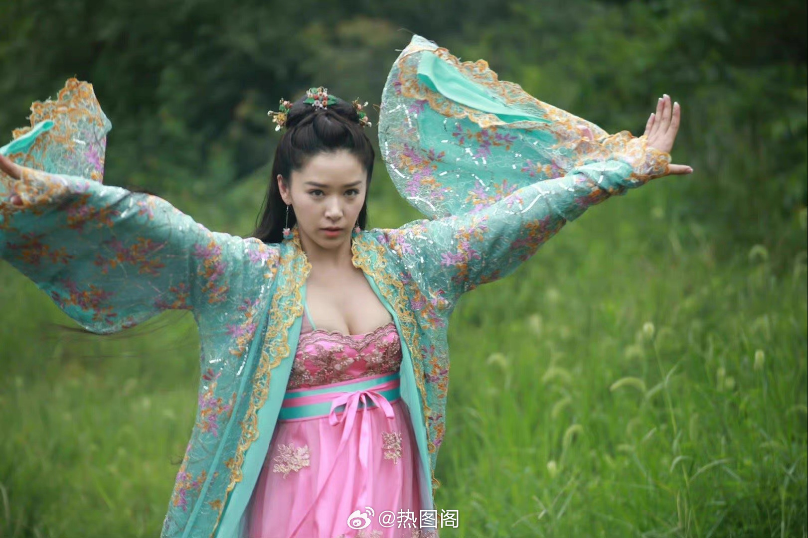 阚清子晒近照阚清子的古装和现代装都不差 热图阁公众号 