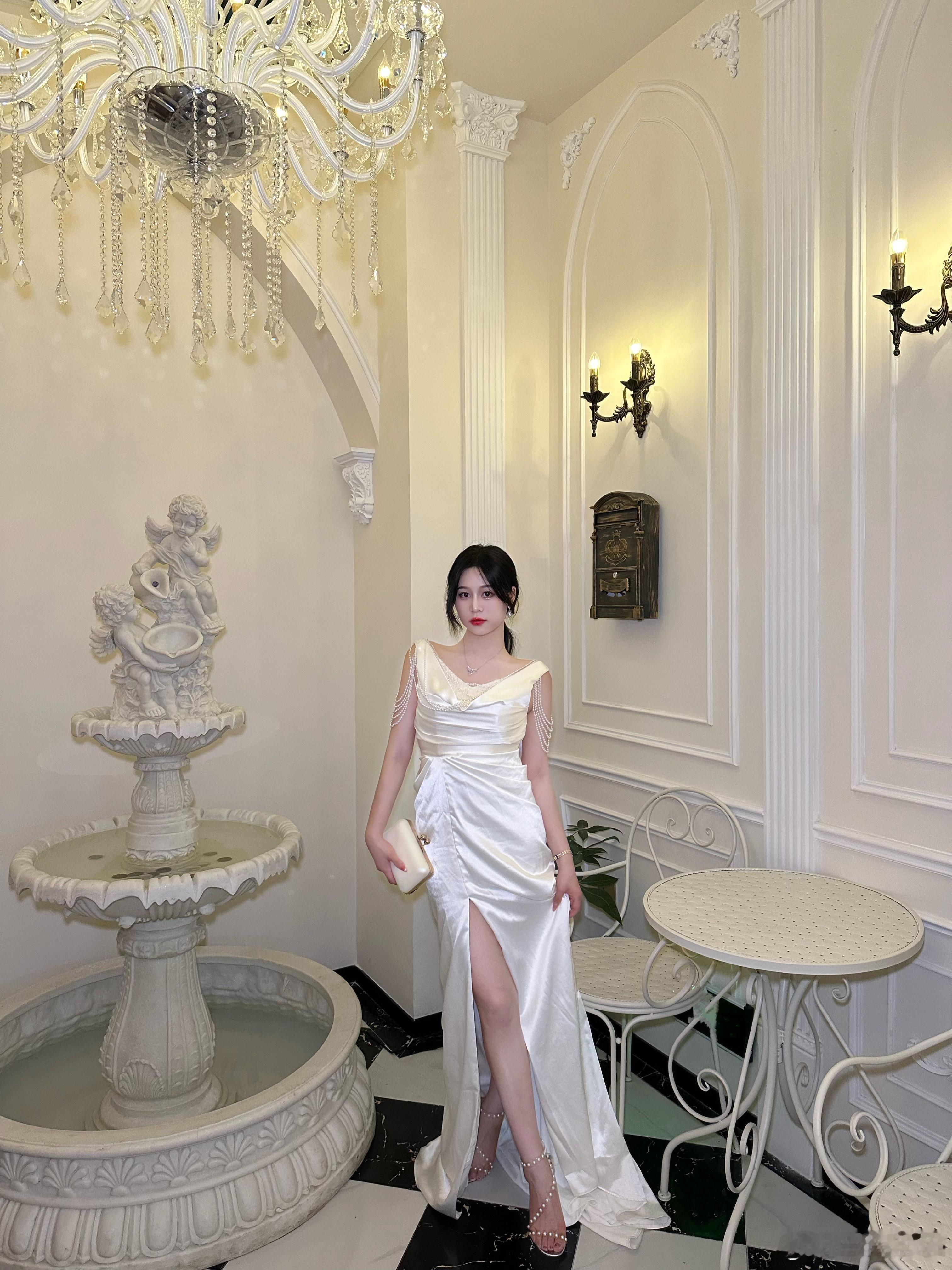 情绪很贵，要接触让你愉快的人🤍👗:原本轻纱 ​​​