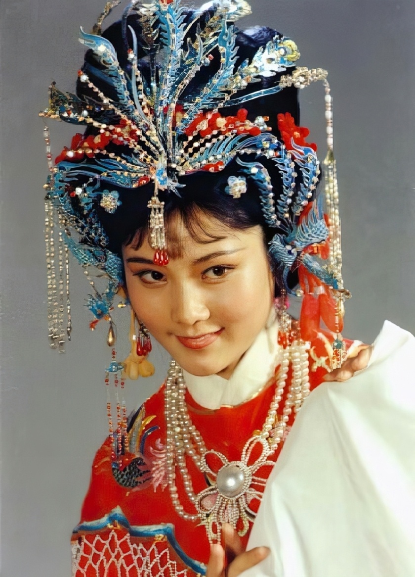 #何赛飞回应痛斥梅花奖# 能够感受到何赛飞老师对于传统艺术的一颗赤子之心！（注：