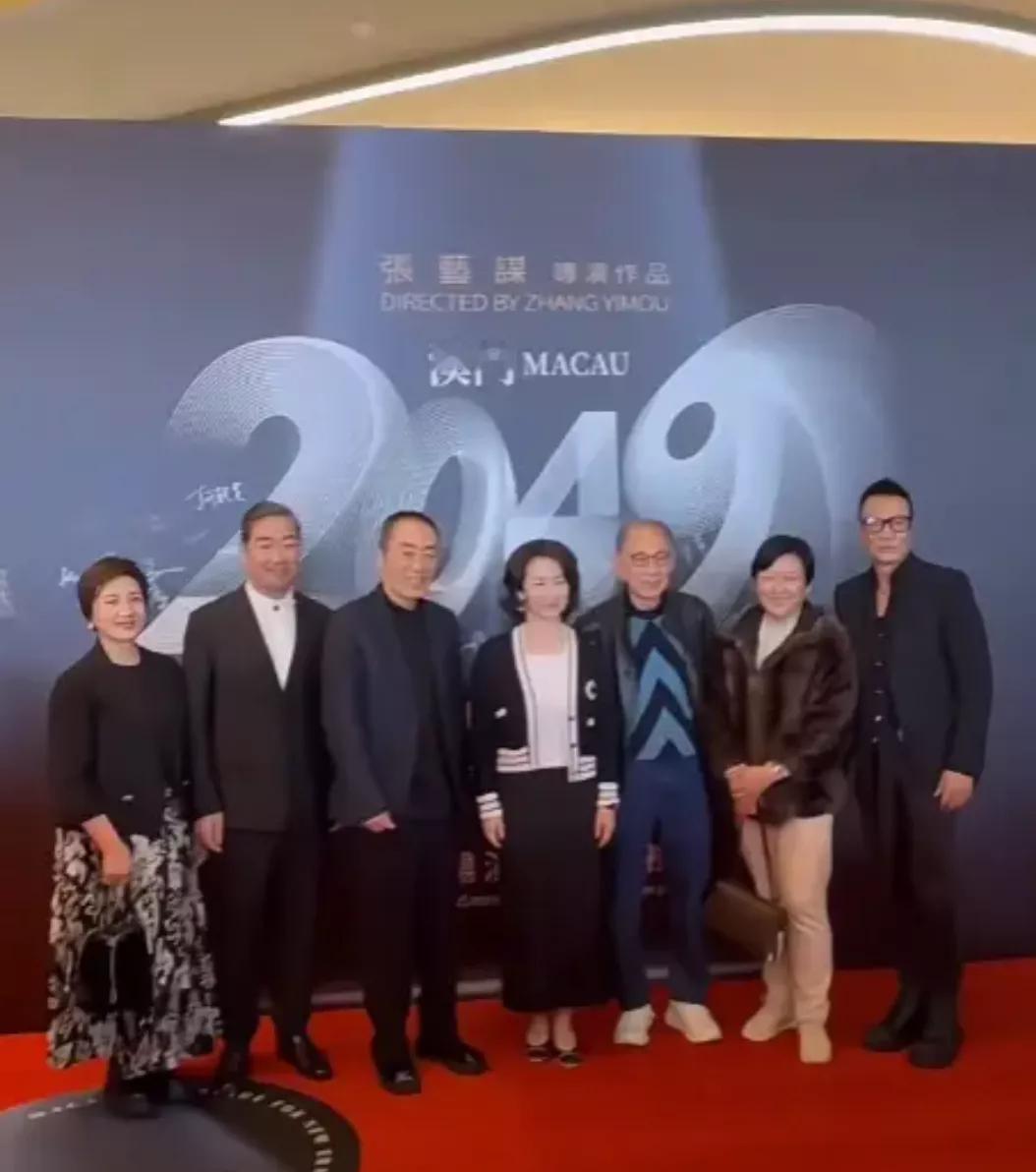 何超琼就是段位高
稳稳的C位。