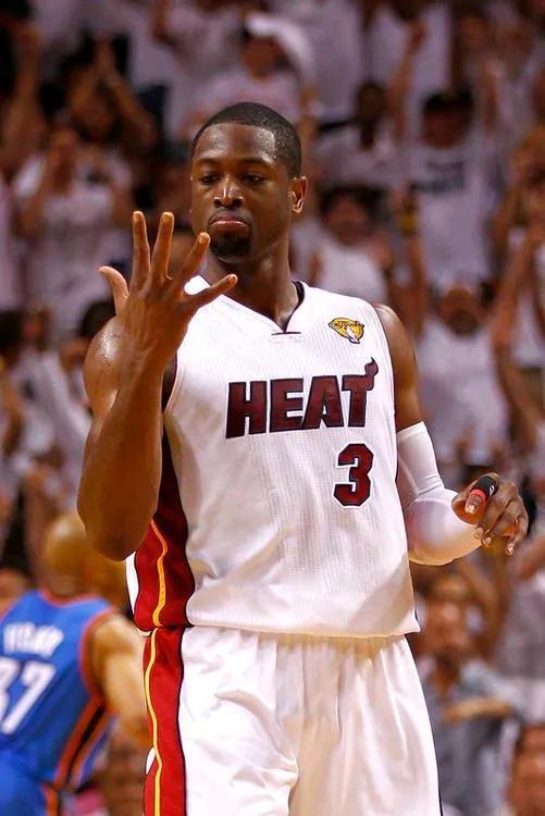NBA本世纪最伟大的十大球星：库里第四，科比力压邓肯，约基奇入选，诺维斯基第八！