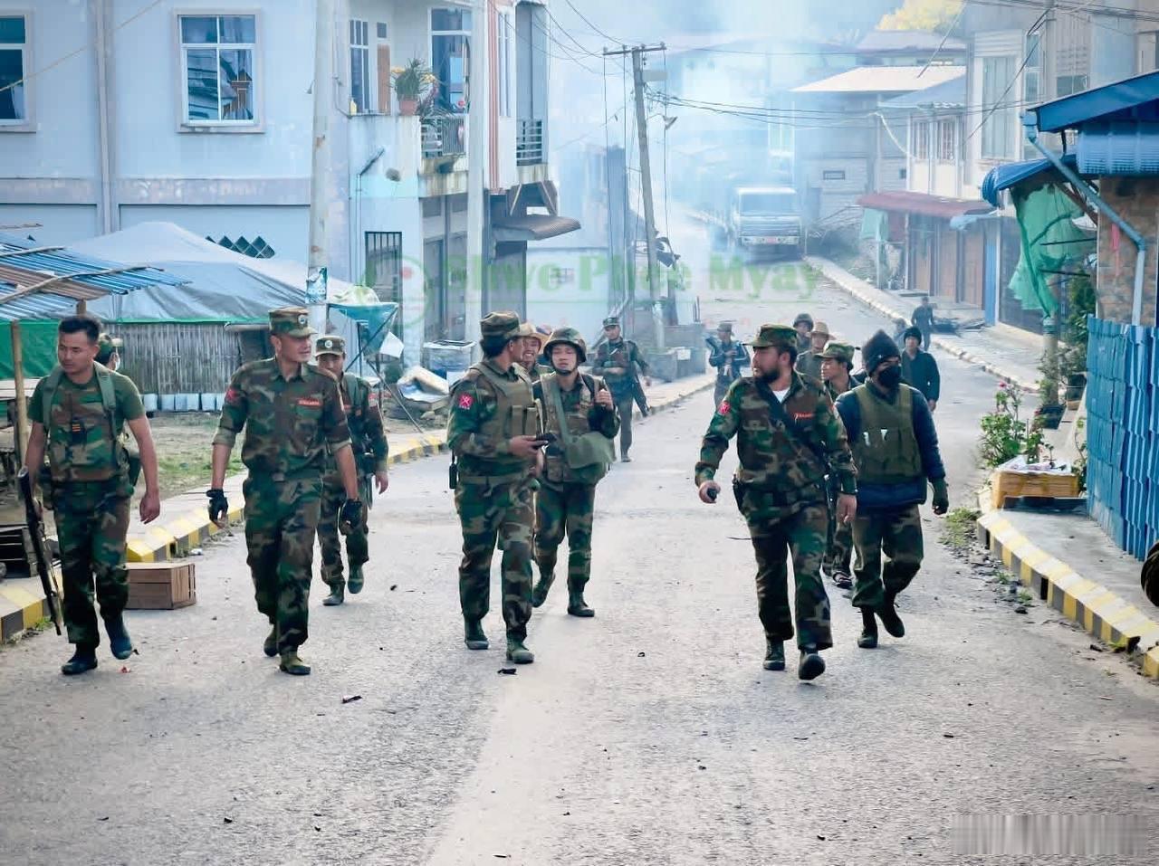 今天（10月29日），德昂军发布声明称，在中国的斡旋调停下，与战事激烈的军方部队