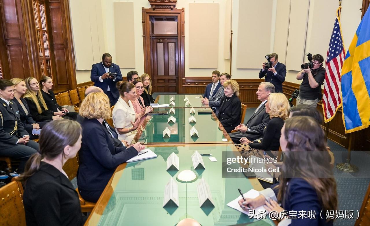 维多利亚王储在美国出差的第二天，访问奥斯汀，和州长见面，也参观了歌剧屋等地。王储