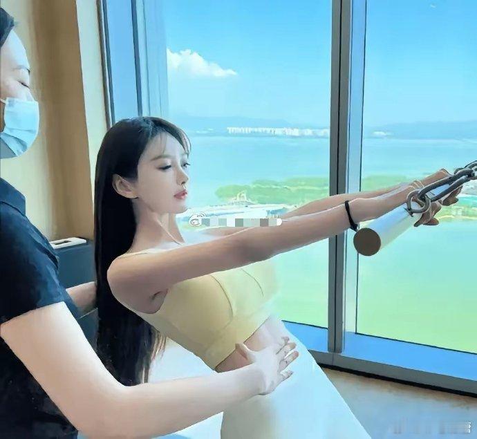 直播风波后叶珂选择了暂别直播间，去搞自己的健身事业了 