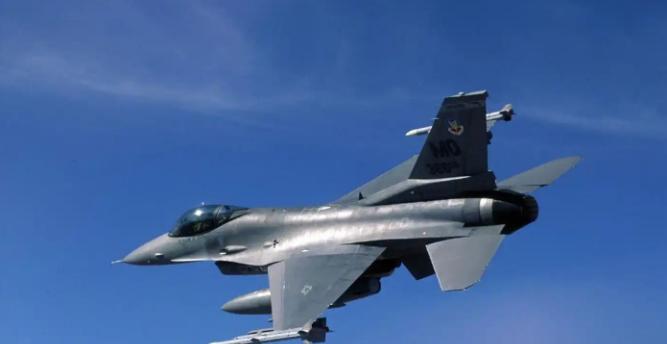 台湾F-16事故，是体系崩坏的缩影
辛柏毅失联了，台军宣布的，搜救很难，黑匣子定