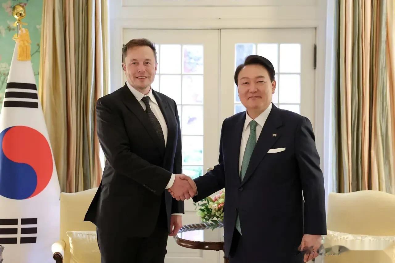 特斯拉要去韩国建厂吗？
韩国总统尹熙悦周三在华盛顿与马斯克，尹熙悦高度赞扬了马斯