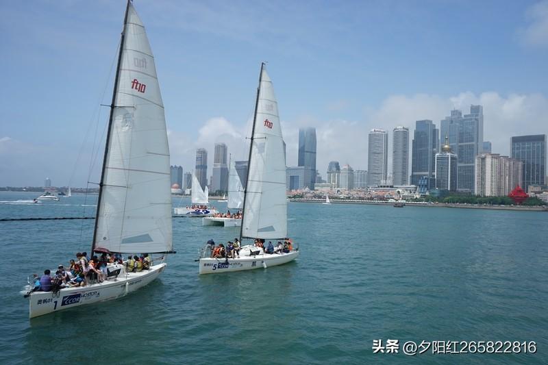 上联:杨帆不惧千重浪
下联:策馬何忧万仞山