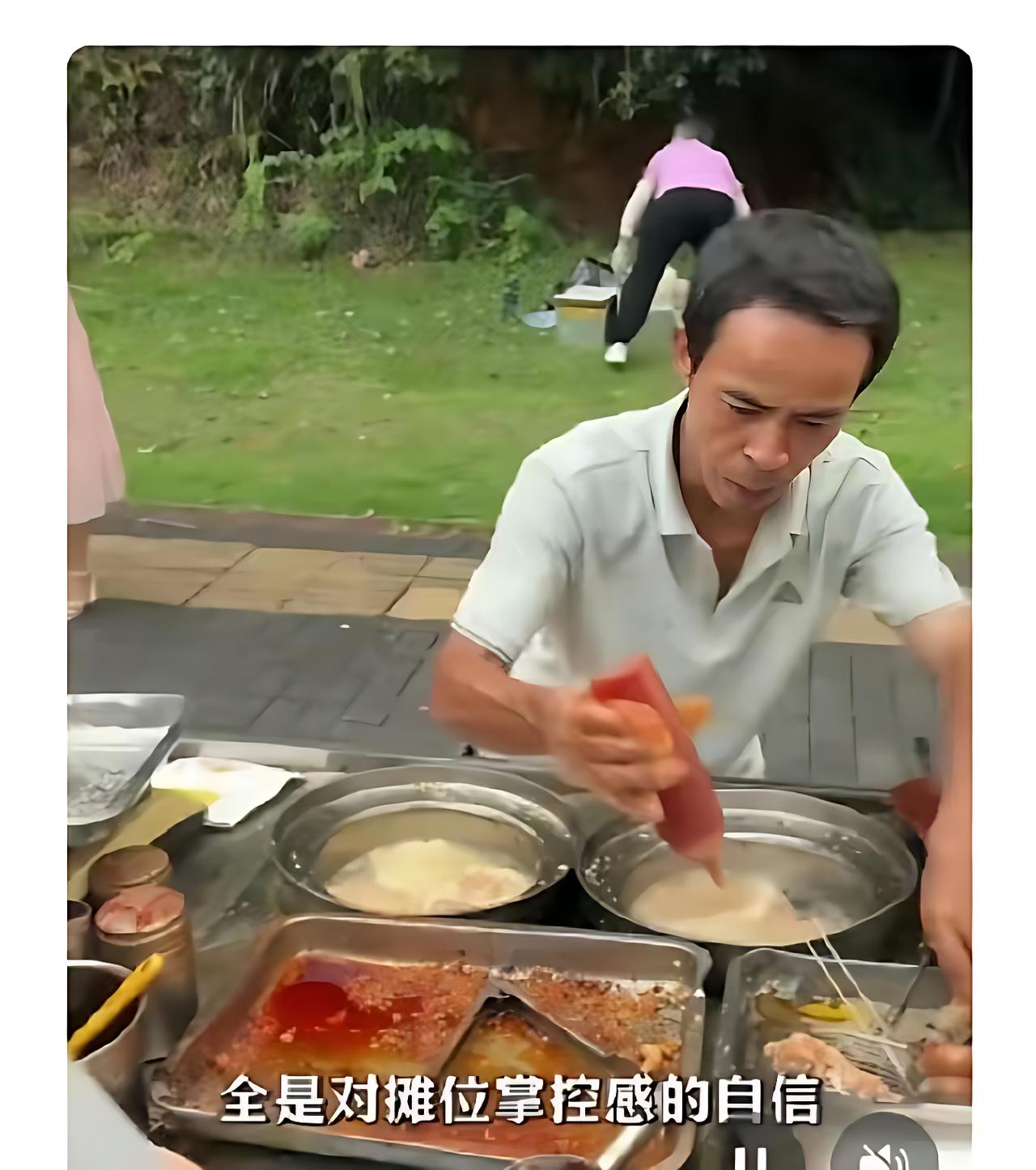 9人直播间，他还在腌那块过气的鸡排。深夜冷锅前，鸡排哥对着仅剩9人的直播间反复喊