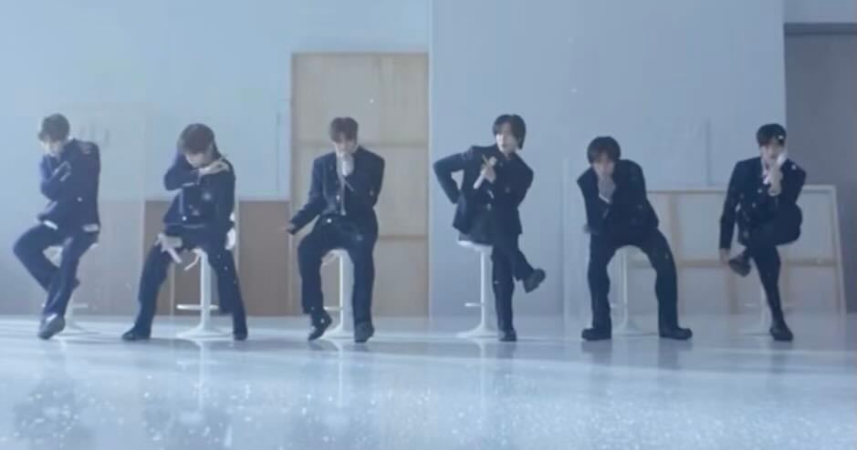 【🪑】拉椅子有自己的坐姿 