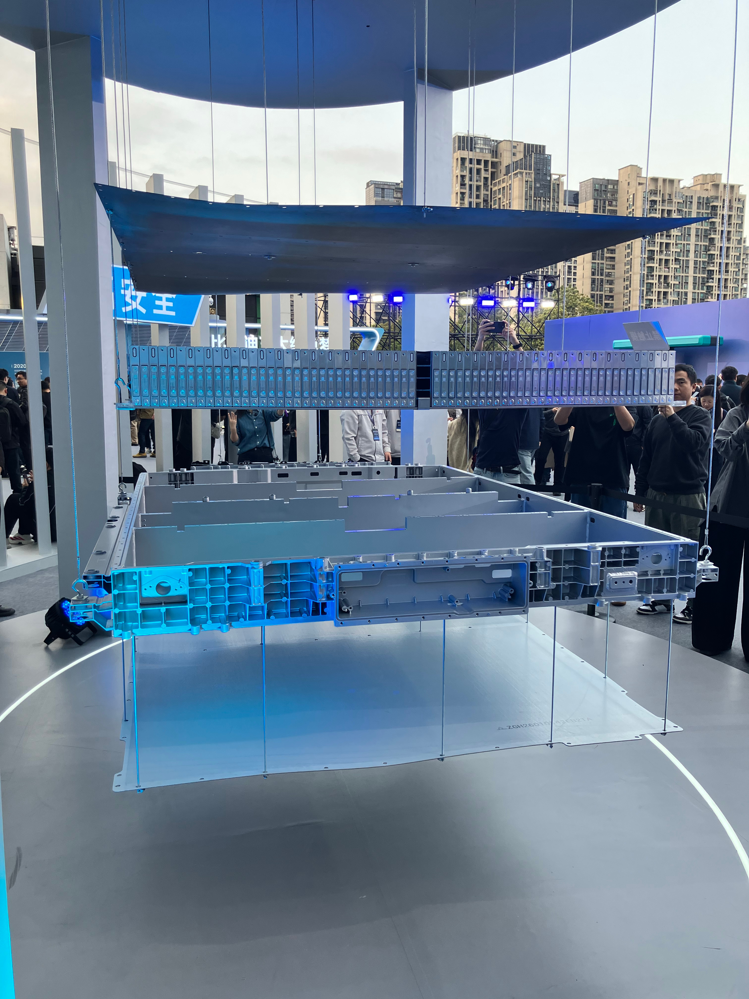 场外展示的模型，264串，122度，145Ah，峰值电流1500A！10C！此P