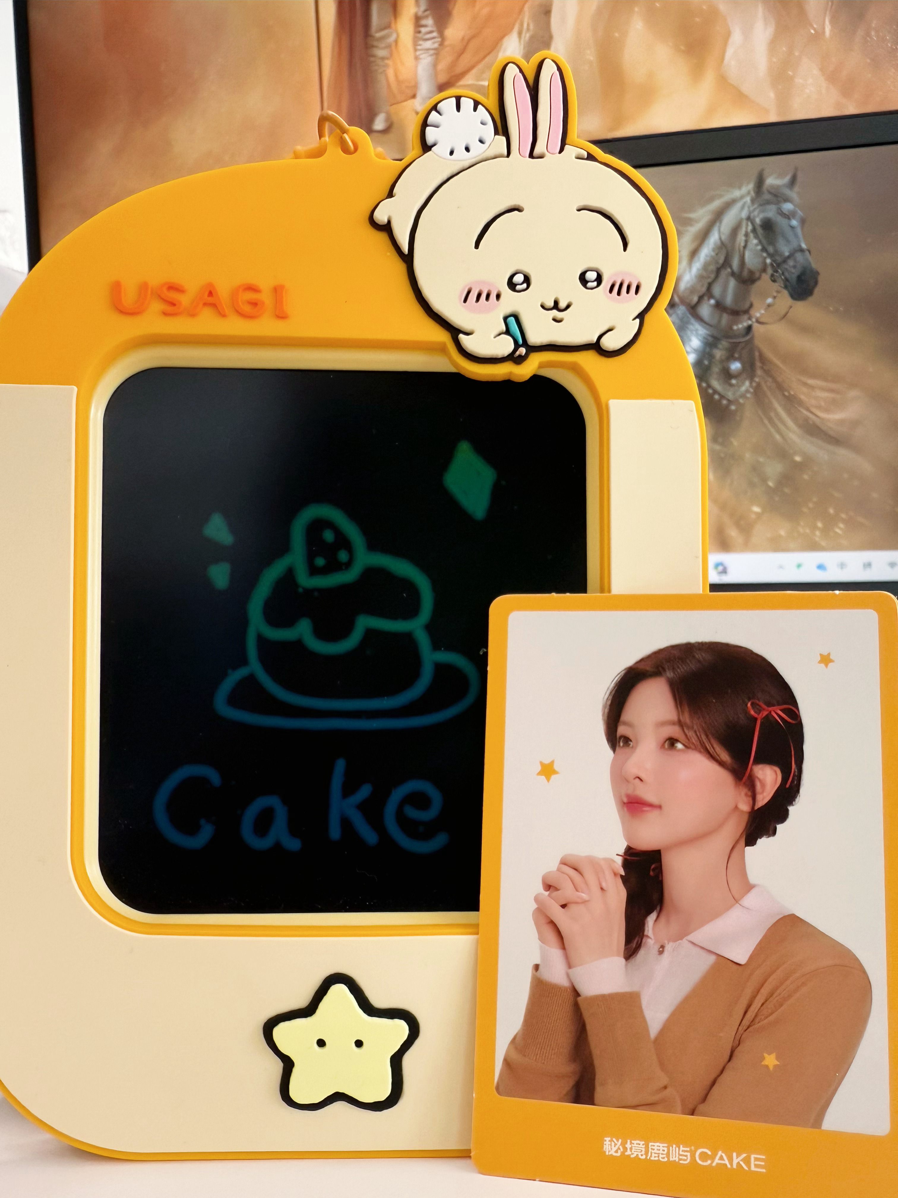 杨超越  杨超越秘境鹿屿品牌代言人 周边美美收到蛋糕美美吃到