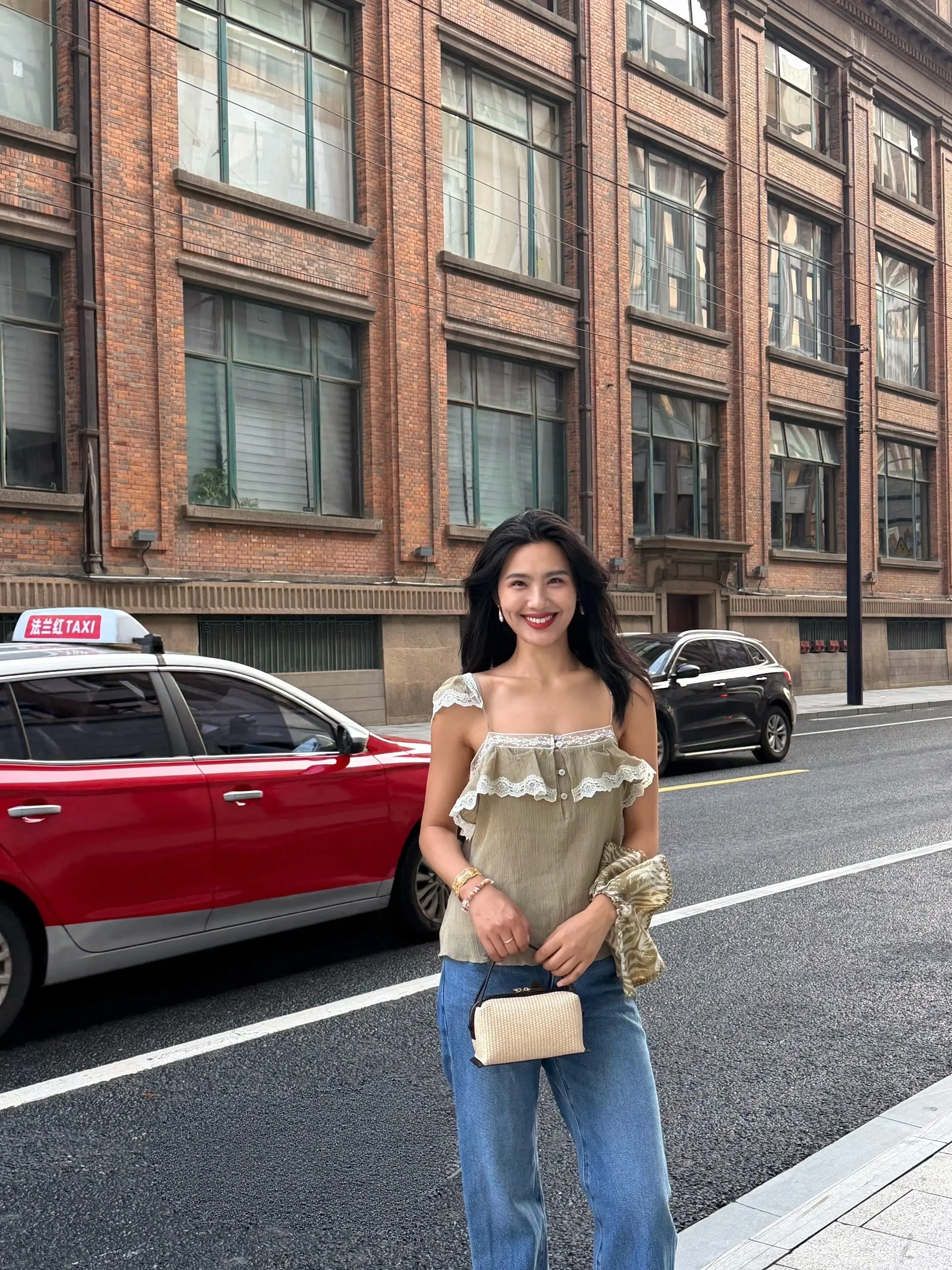 因为你明媚了起来  这世界突然变得好可爱
