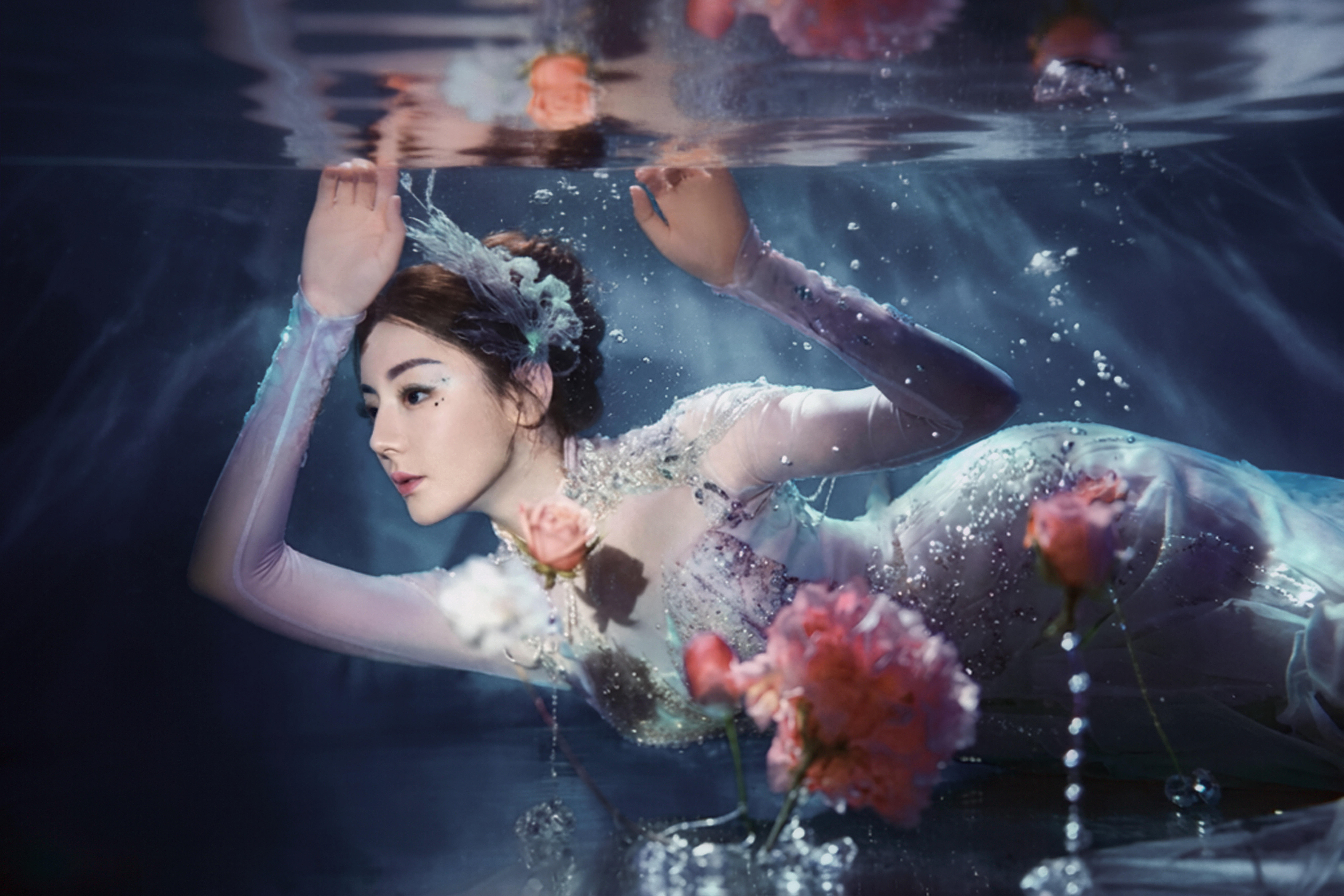 春晚迪丽热巴长这样！人鱼姬妆容好美啊 迪丽热巴人鱼公主