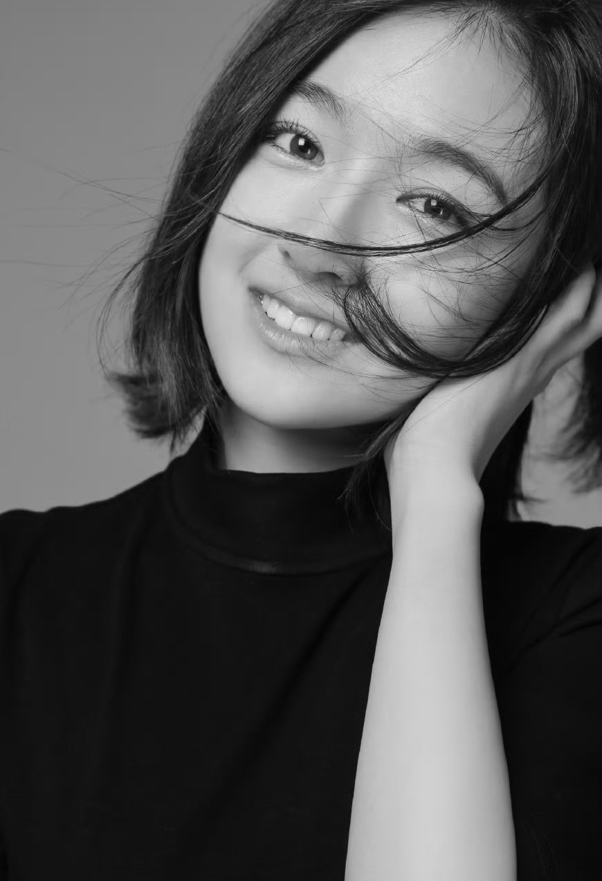 李兰迪18岁时的公式照 ​​​