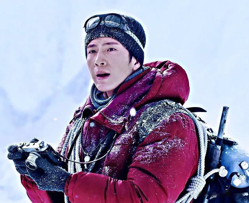 难怪胡歌与井柏然，路演的时候没有来[what][what]
胡歌饰演的杨光为了队