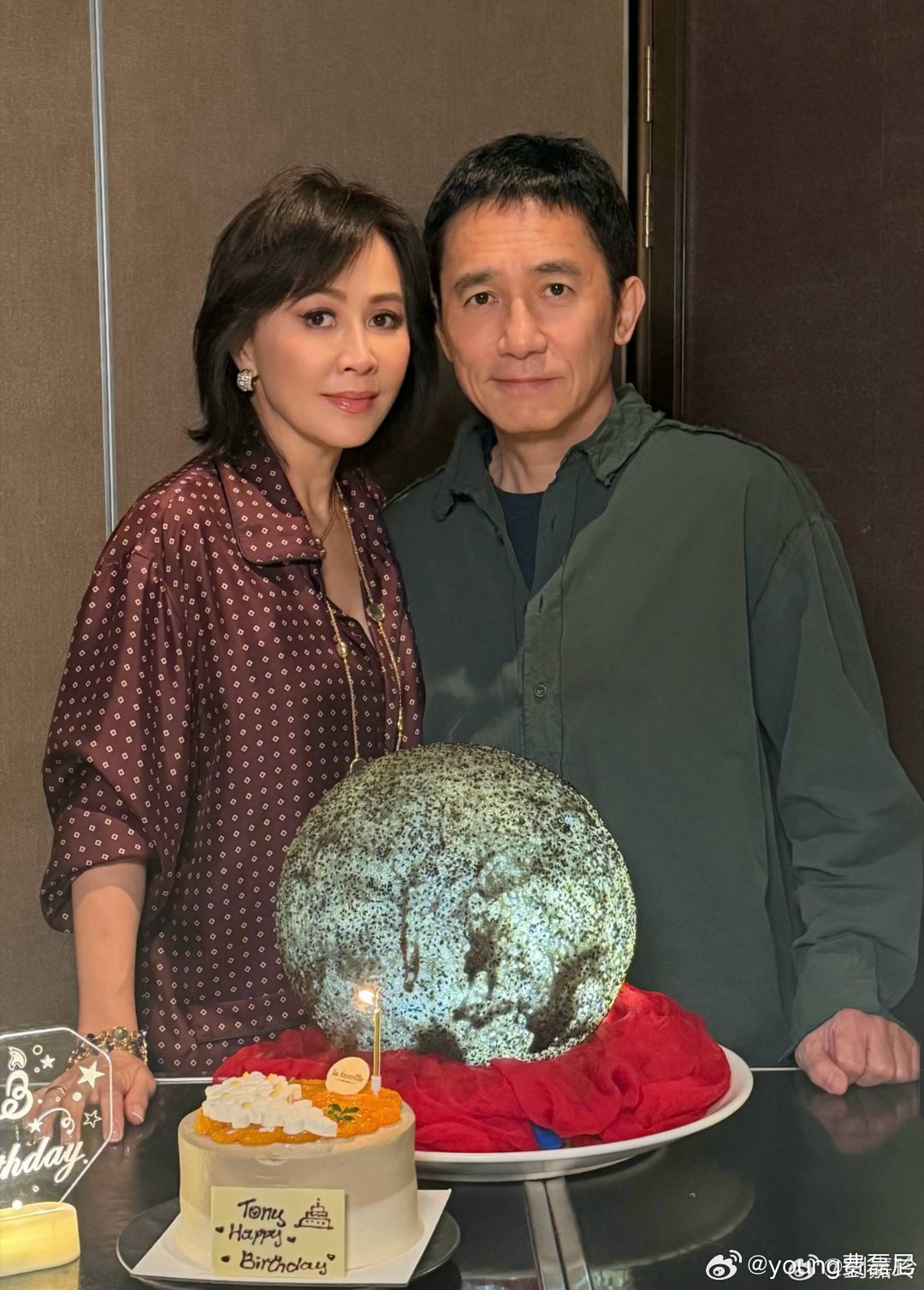 在上海看到了内娱熟人只能云围观上海的热闹，希望后续可以放出更多消息，解开大家心里