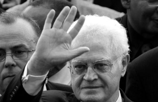 【法国政坛的一位关键人物——前总理利昂内尔·若斯潘——不幸逝世。】这位前总理享年