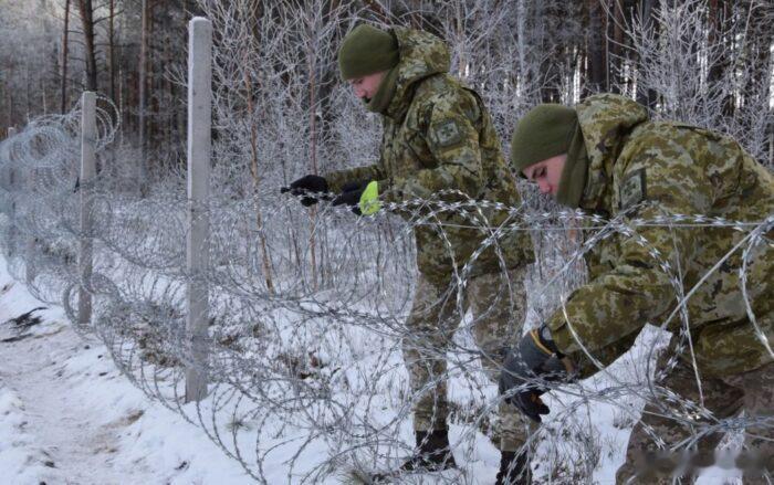 【乌克兰加强与白俄罗斯边境的防御工事】网页链接据乌克兰国家通讯社报道，乌克兰国家
