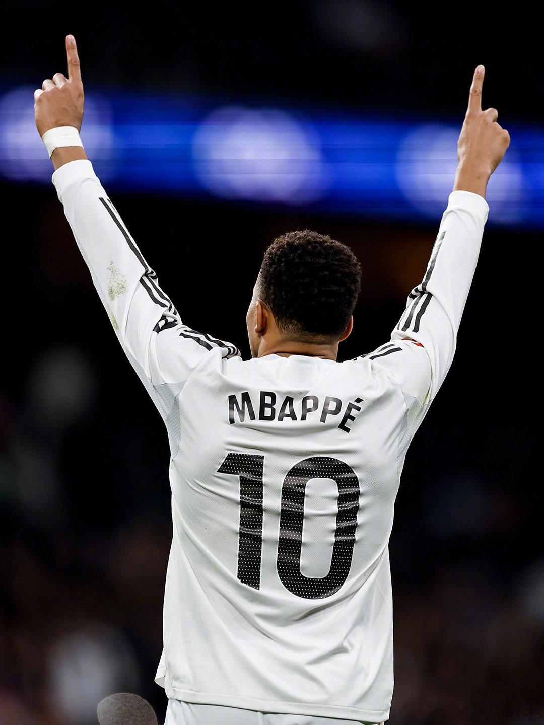 三分拿下☀️征程还在继续，我们继续前进💪皇马halamadrid皇马2比0莱万